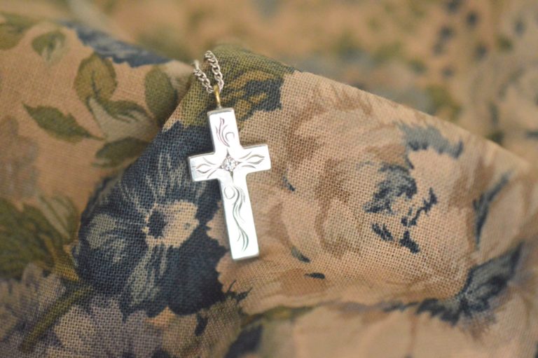 メンズシルバーアクセサリーの人気モチーフの意味 クロス 十字架 Imultaの読む彫金教室