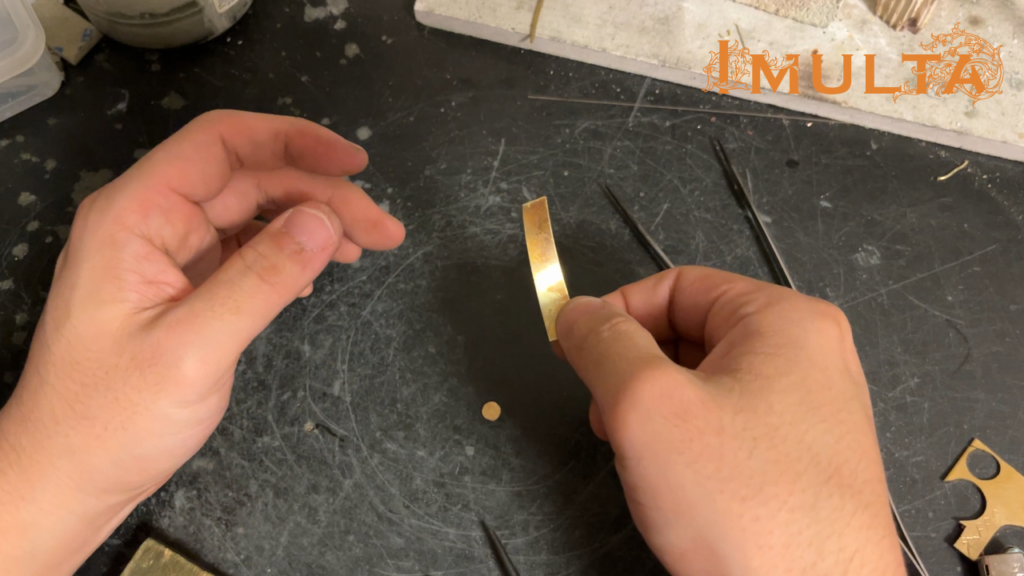 真鍮の覆輪作りに使用する真鍮板