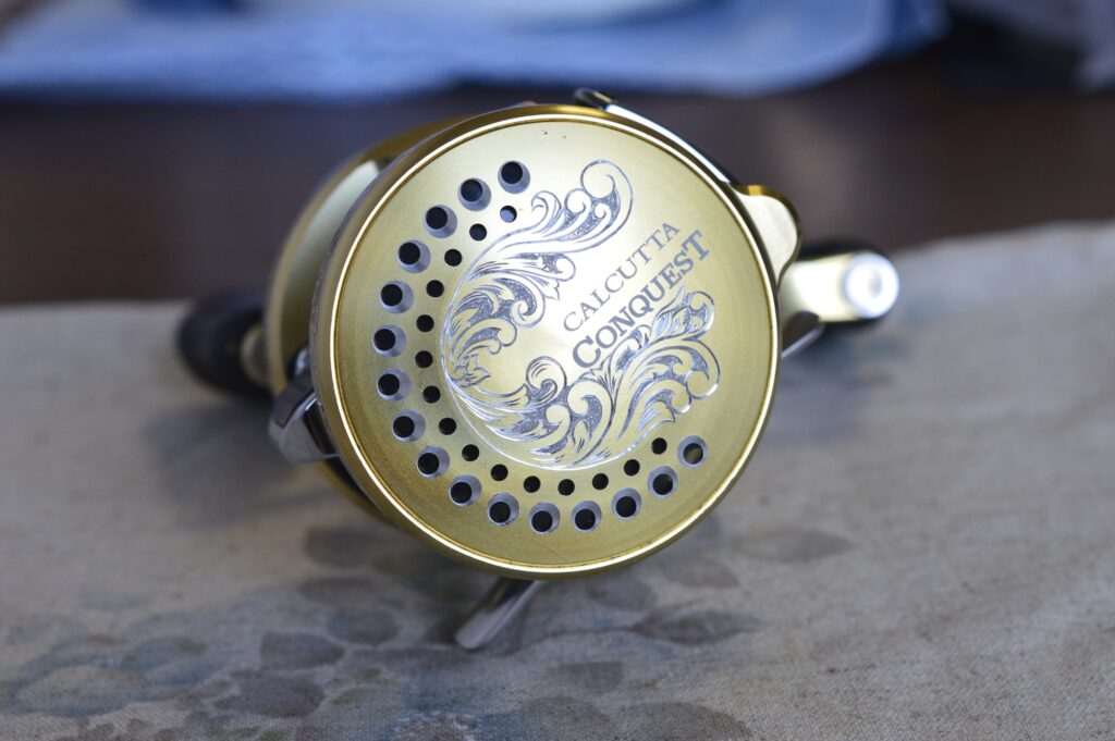 カルカッタコンクエスト301カップ側彫金装飾