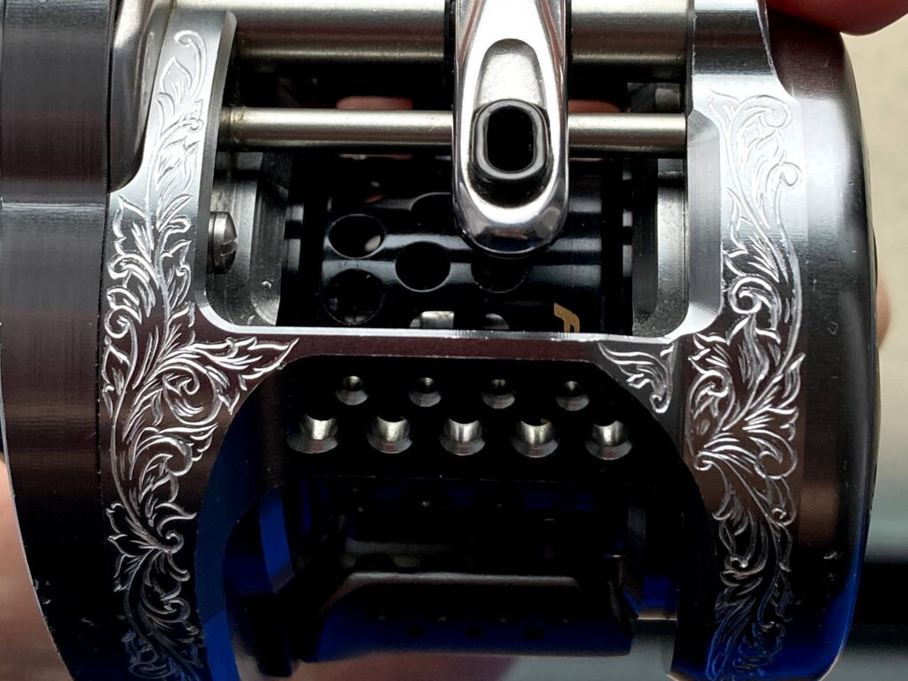 カルカッタコンクエストBFS彫金オーダー装飾正面上部