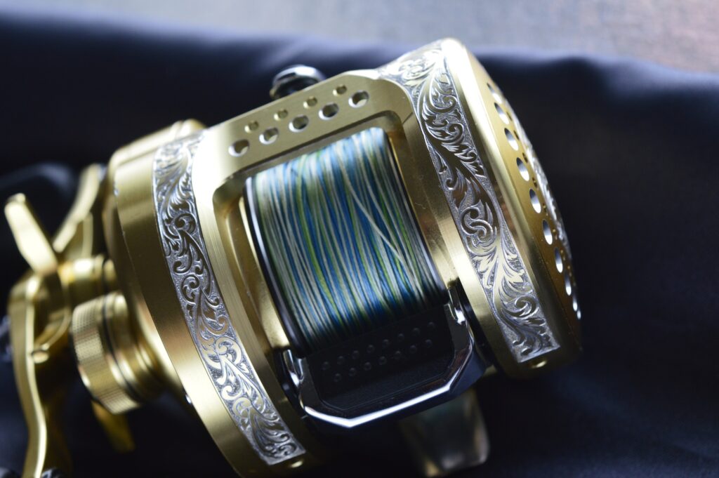 カルカッタコンクエスト301正面彫金装飾