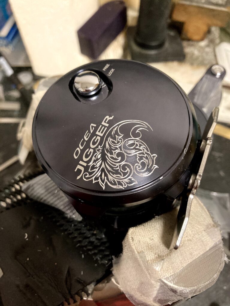 オシアジガーカップ側彫金経過